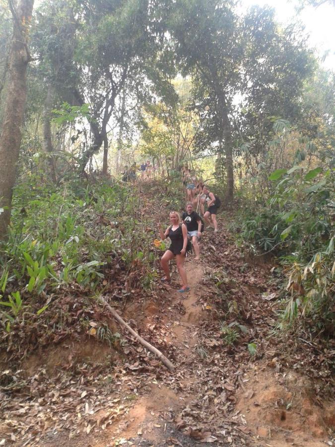 Ferienwohnung Hill Tribe Art House Chiang Rai Zimmer foto